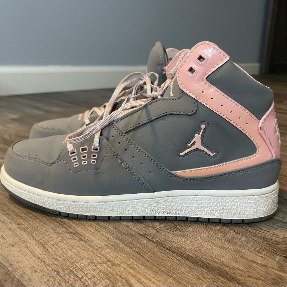 Nike Jordan youth size 6, 23 flights.